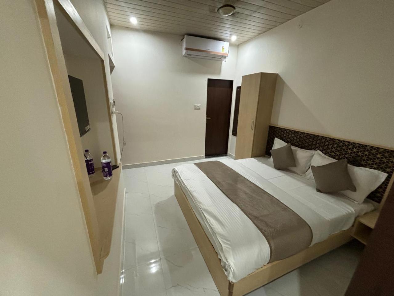 Hotel Silver Moon ชัยปุระ ภายนอก รูปภาพ