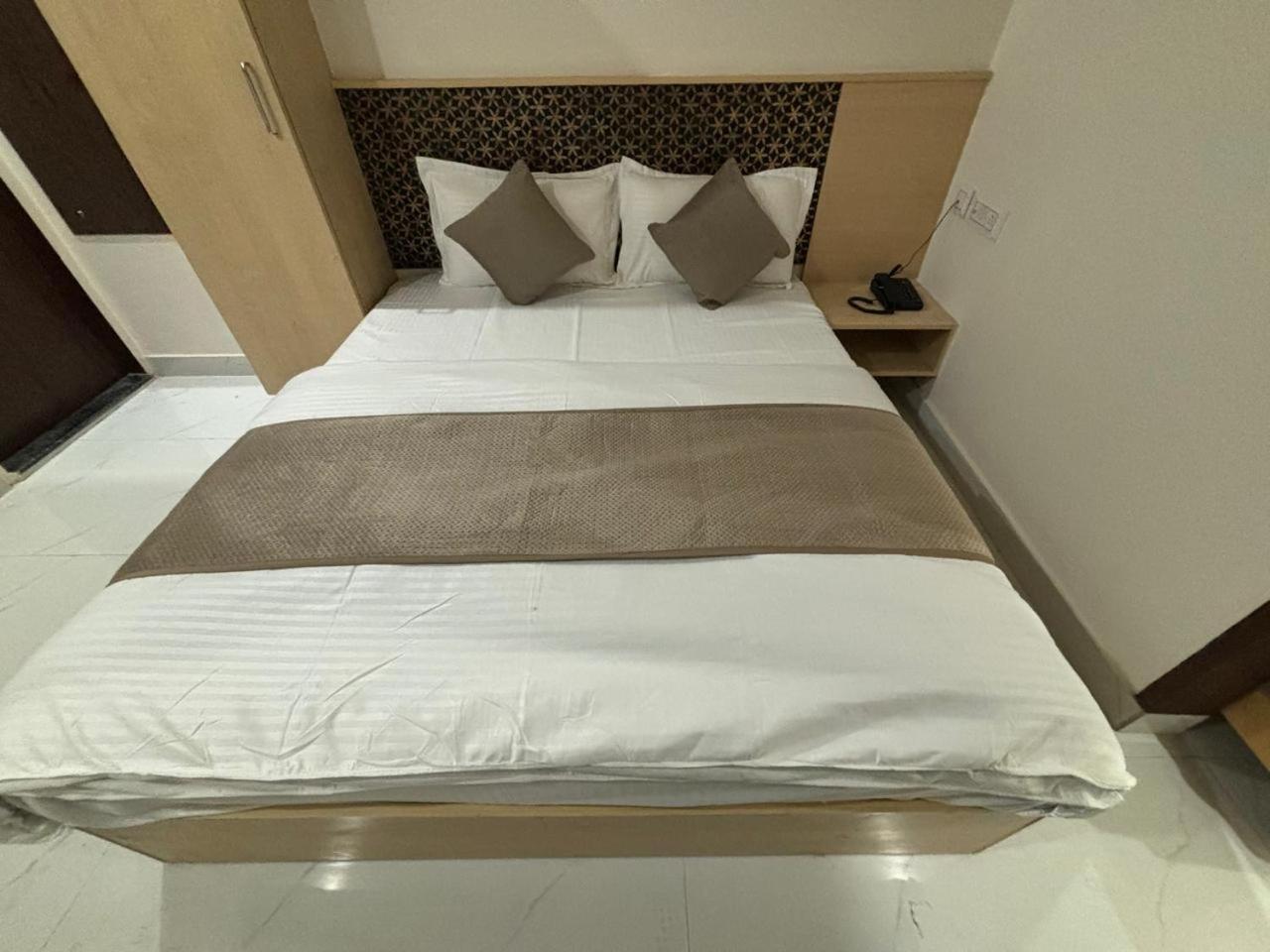 Hotel Silver Moon ชัยปุระ ภายนอก รูปภาพ